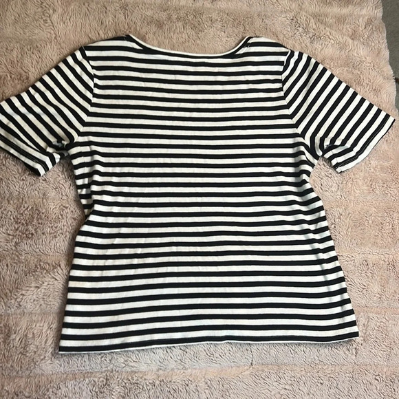 Cute striped tee with embroidered “amour” in red - Picture 6 of 6